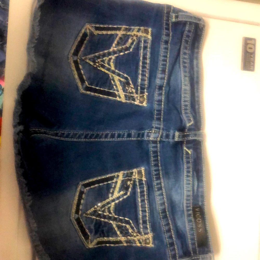 Vigoss heritage fit shorts, size 15/16 length 3.5 inches. No holes or pulls.